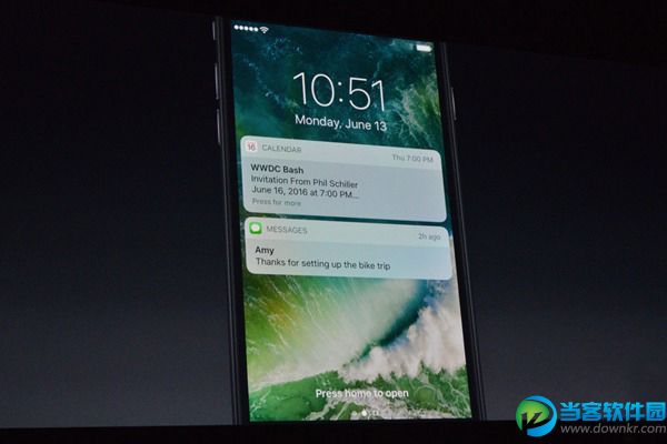 苹果iOS10系统正式发布面世  开放Siri SDK
